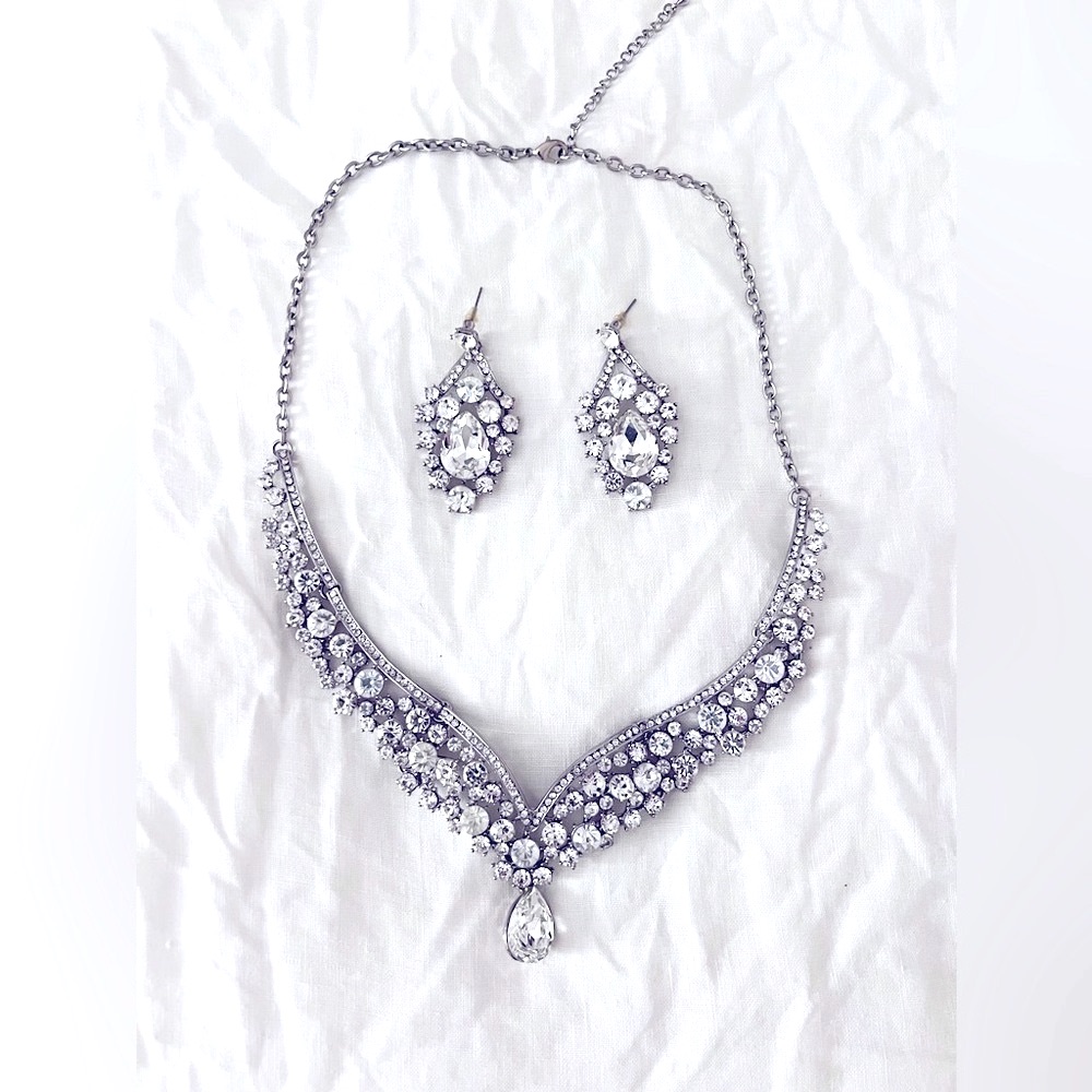 Ever Faith Crystal Elegant V-Shaped Teardrop Necklace Earrings Set